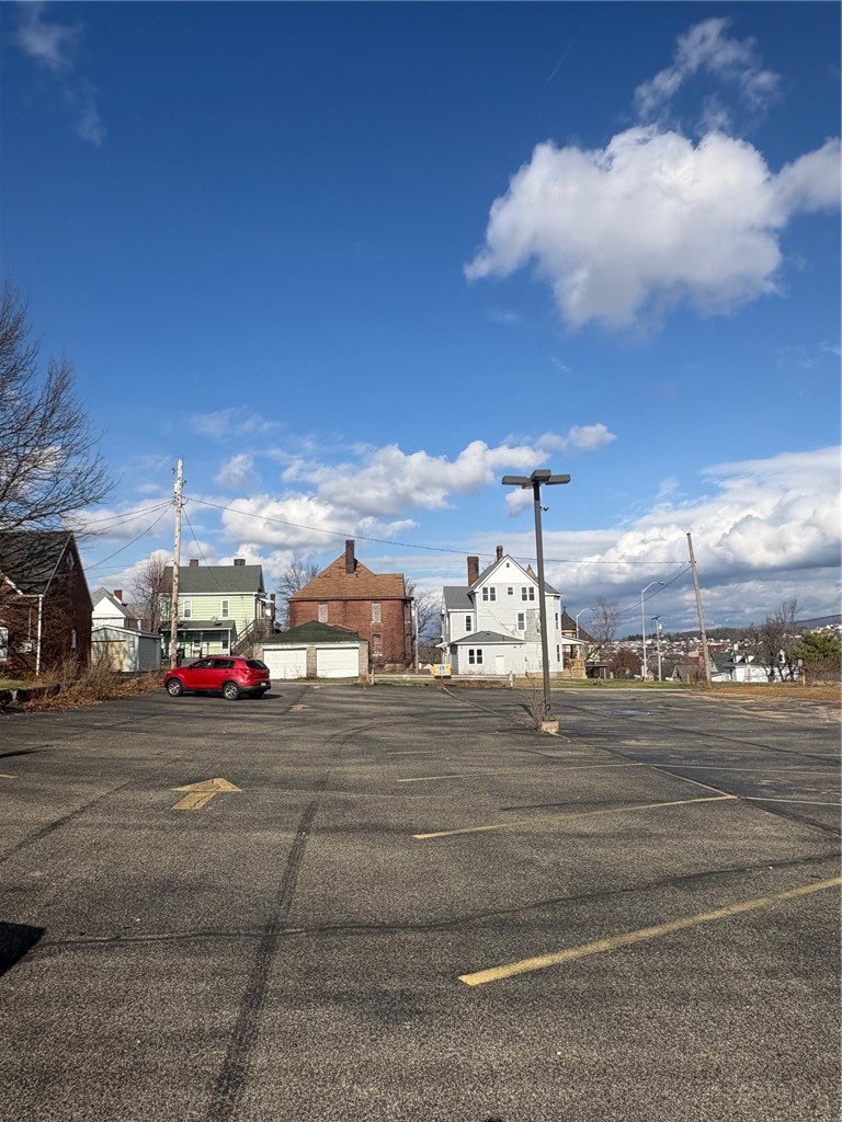 196 W Main St — photo 4