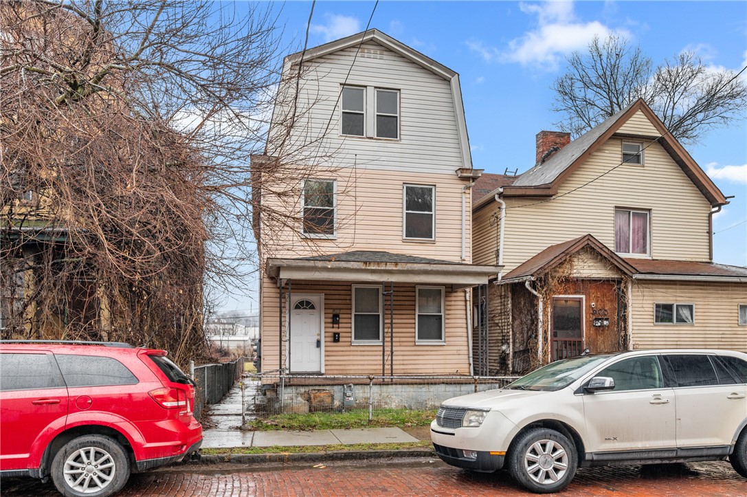 902 Robinson St — photo 1