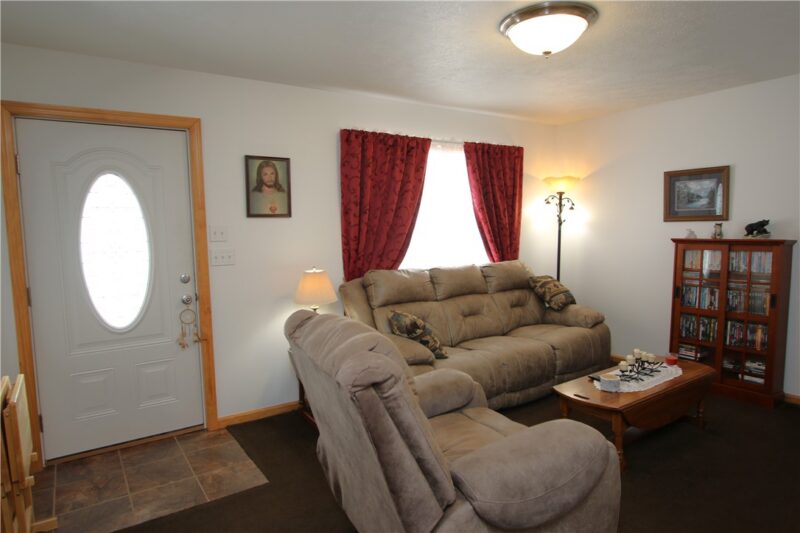 111 Brittany Drive — photo 6