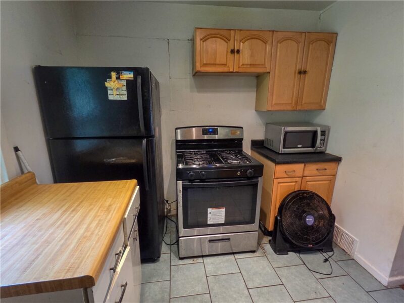 2050 Laketon Rd — photo 4
