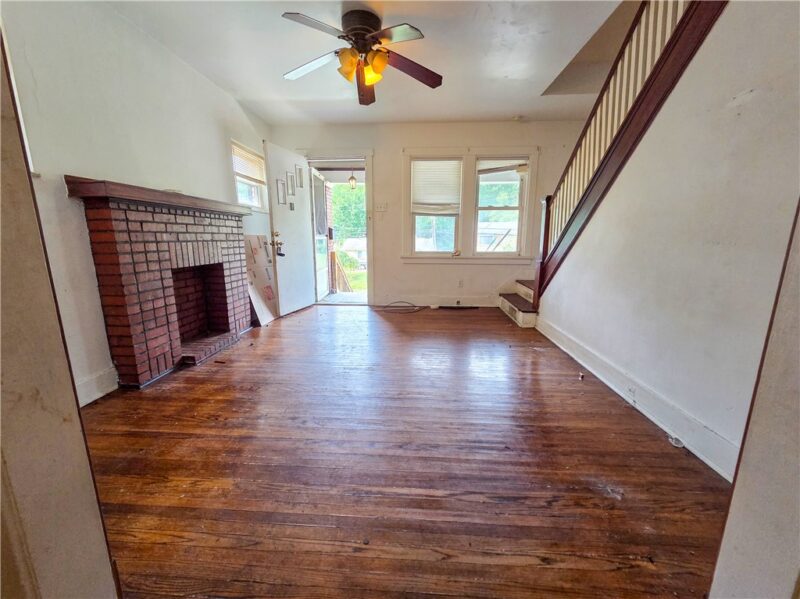 2050 Laketon Rd — photo 8