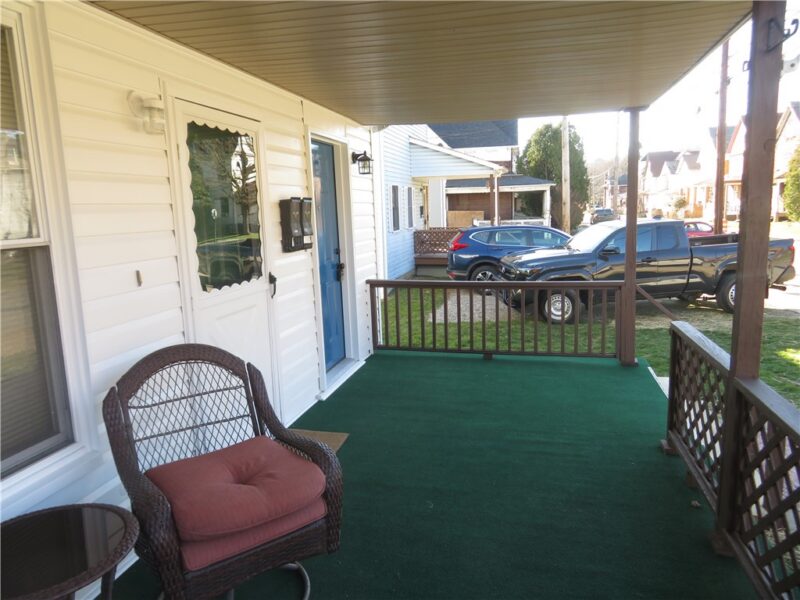 327 W Brady St — photo 3
