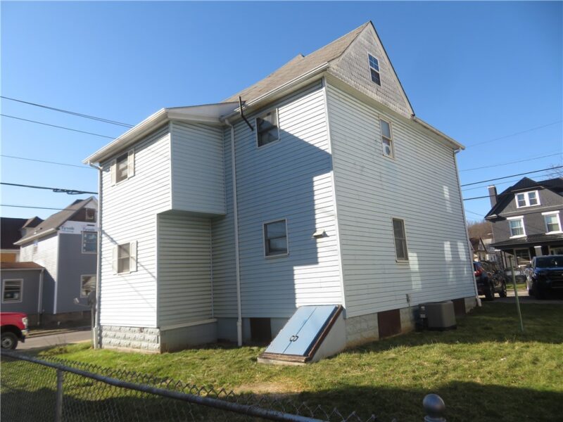 333 W Brady St — photo 4