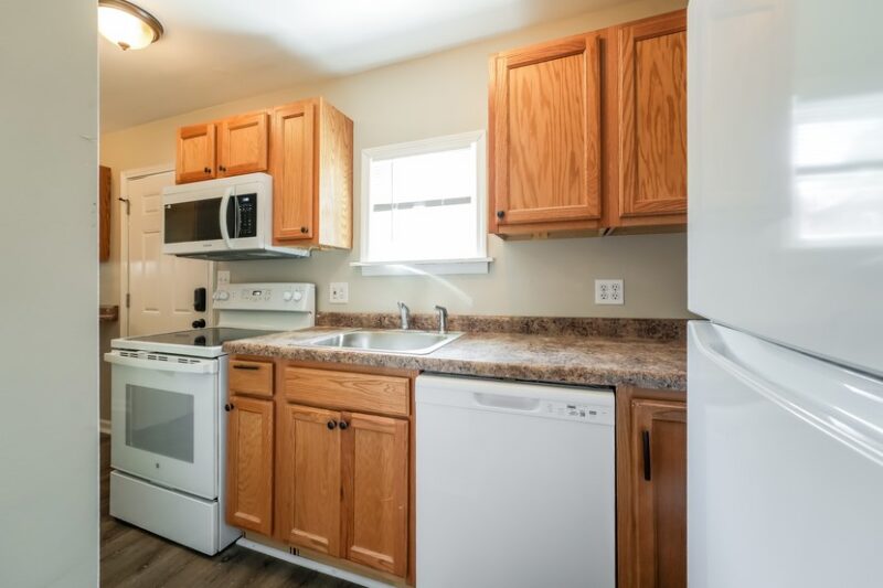 241 Amber St — photo 5