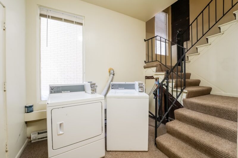 241 Amber St — photo 6