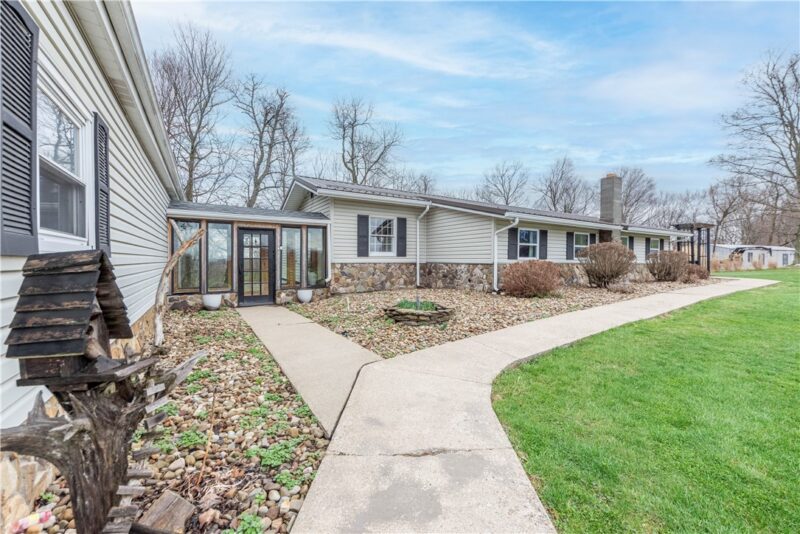 320 Deerfield Road — photo 2