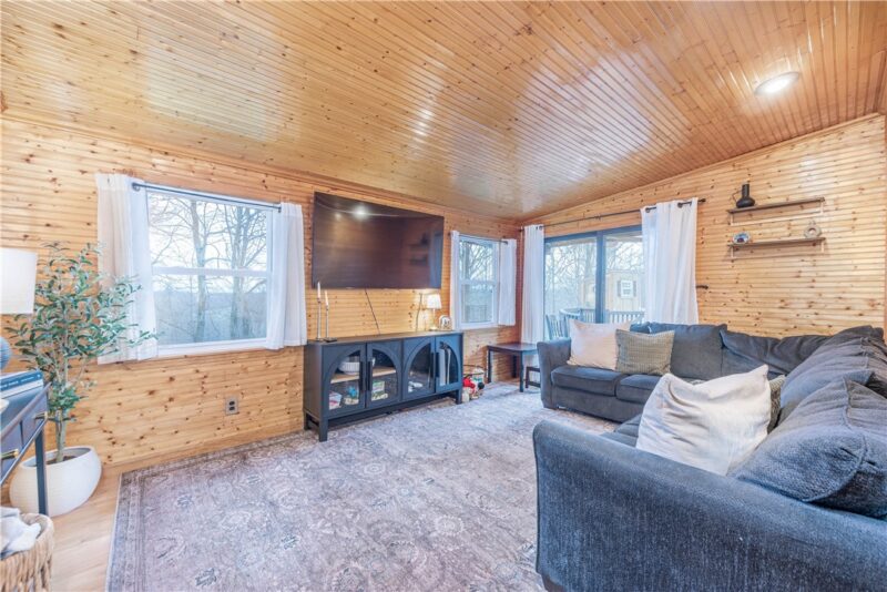 320 Deerfield Road — photo 4
