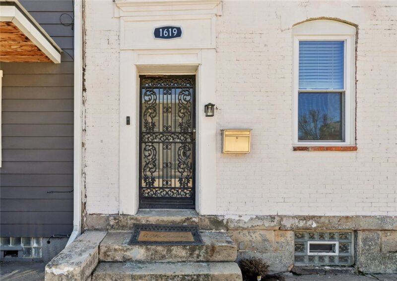 1619 Manhattan Street — photo 2