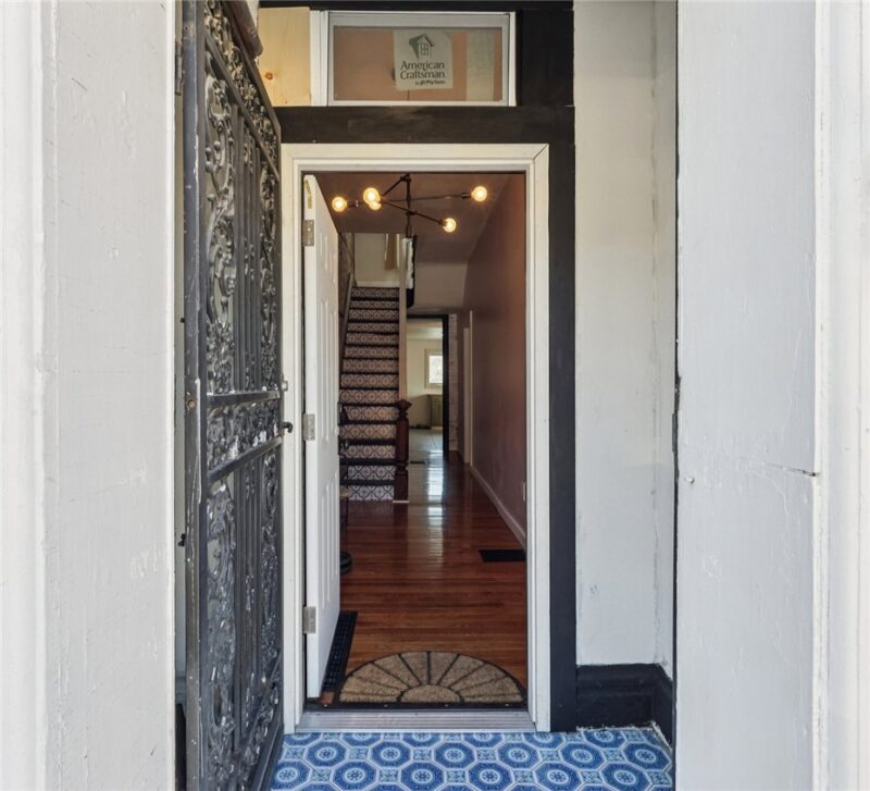 1619 Manhattan Street — photo 3