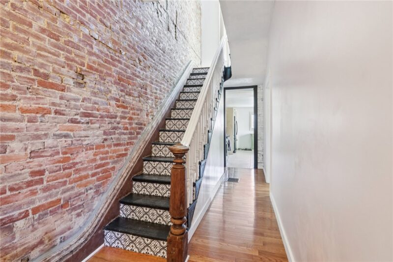 1619 Manhattan Street — photo 4