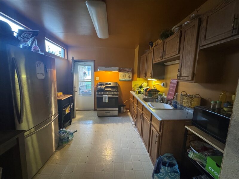 606 E 17th Ave — photo 6