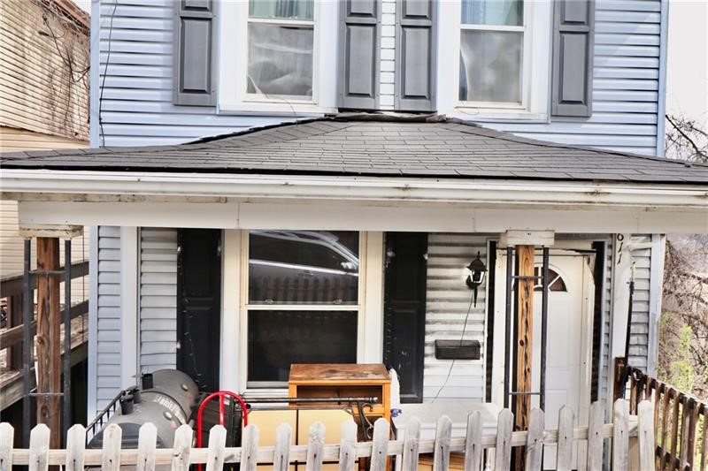 1611 RIDGE AVENUE — photo 3