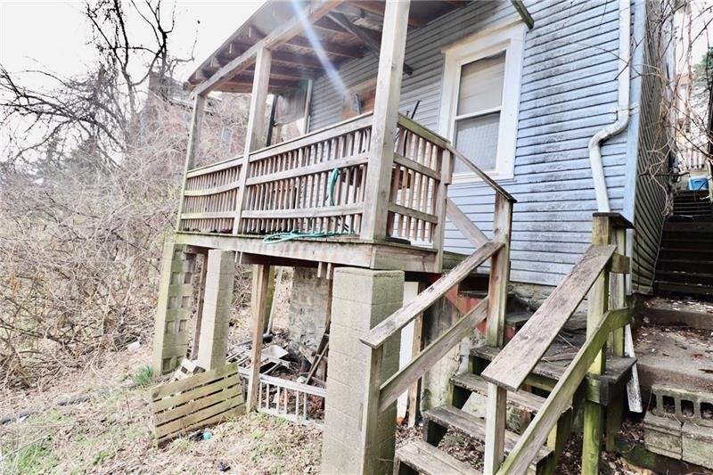 1611 RIDGE AVENUE — photo 5