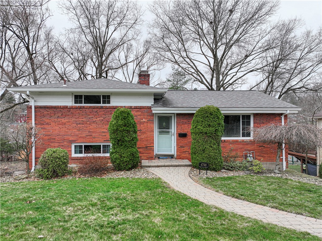 4798 Oakridge Dr. — photo 1