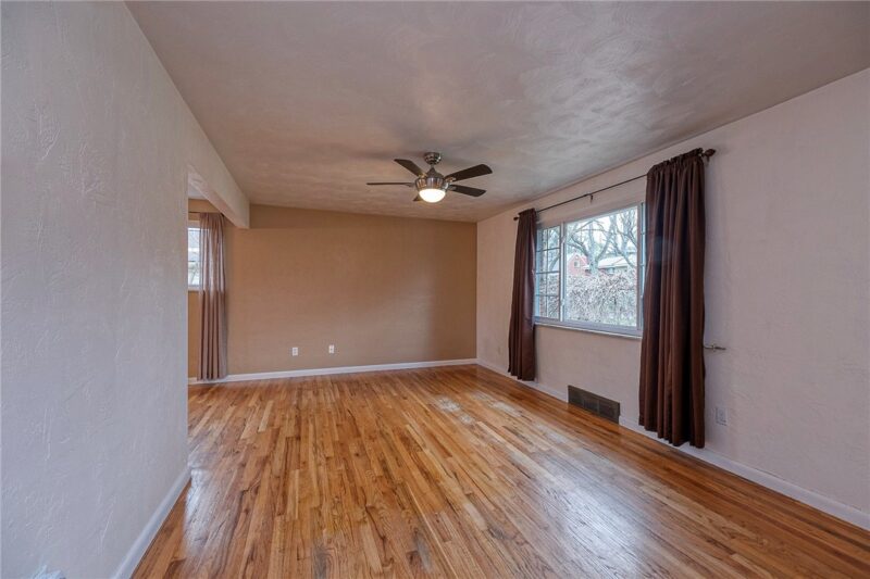 4798 Oakridge Dr. — photo 3