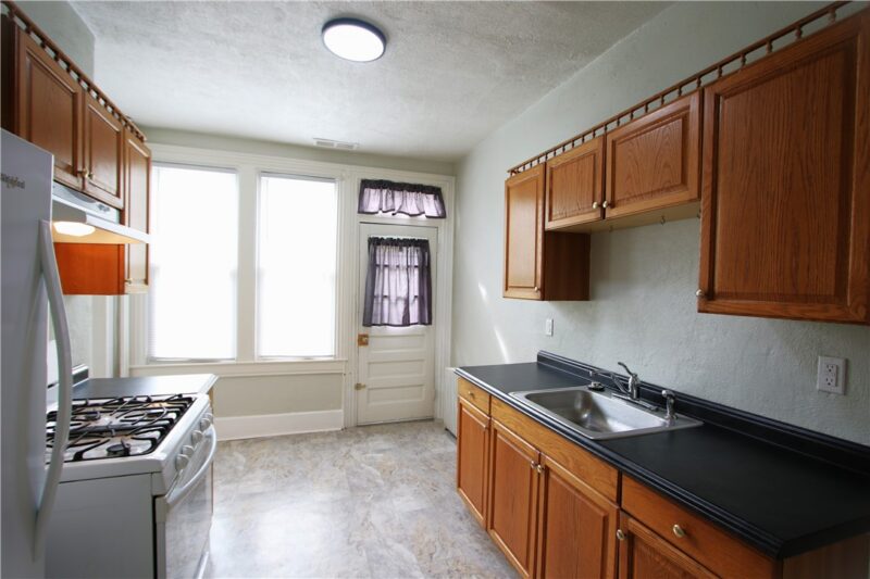 180 Morton Street — photo 4