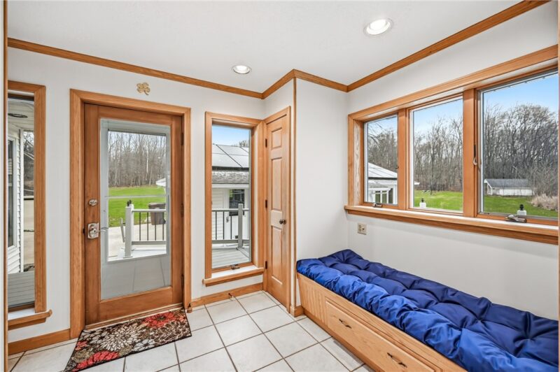 6238 Huron Rd — photo 5