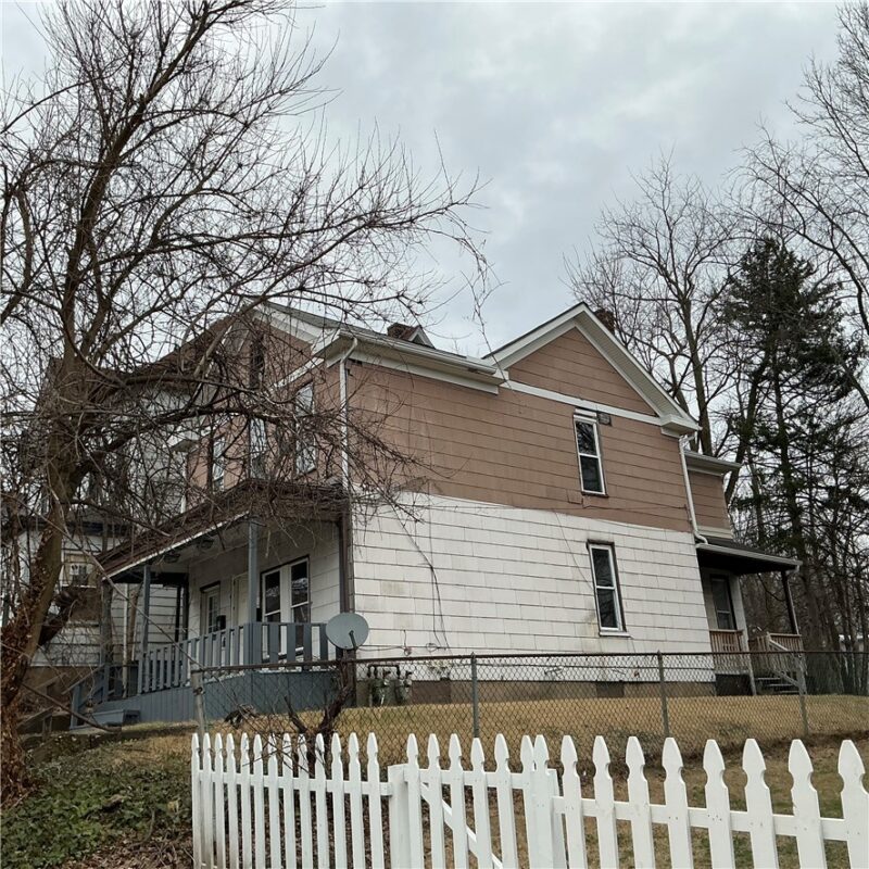 216 Ridge Avenue — photo 2