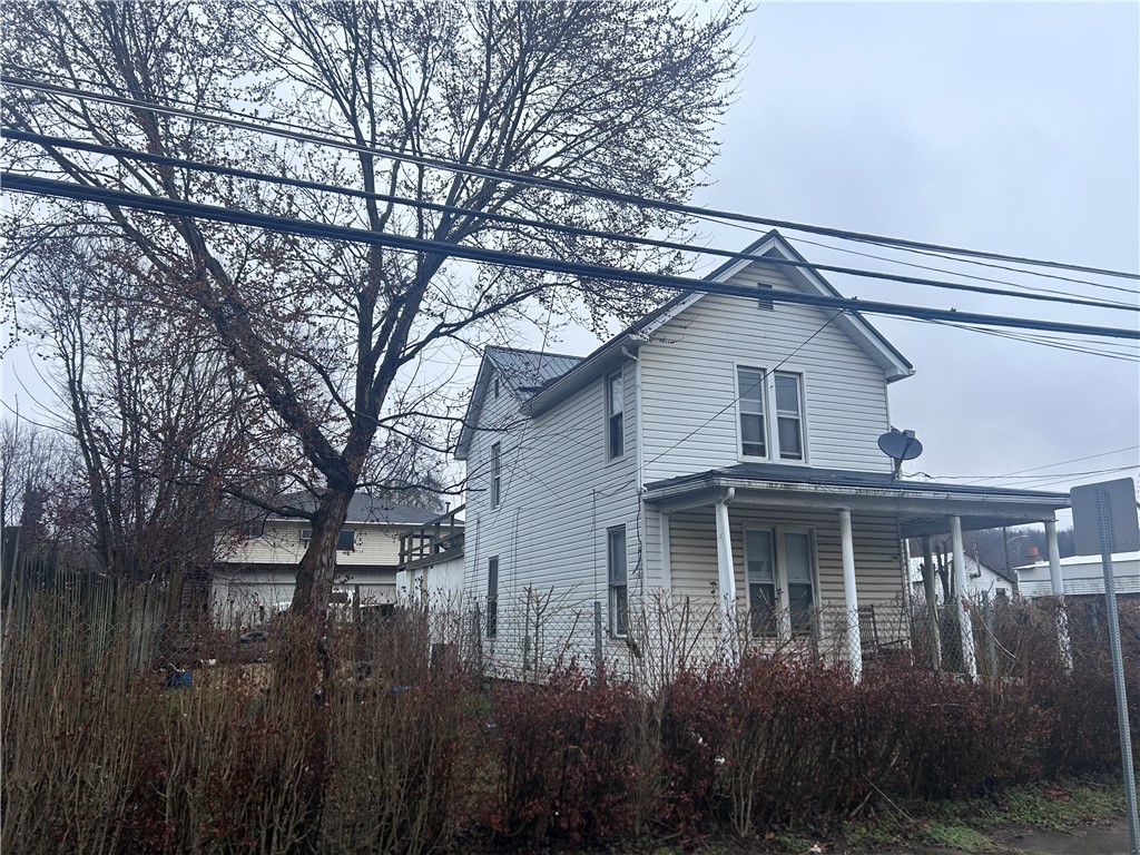 540 Center St — photo 1