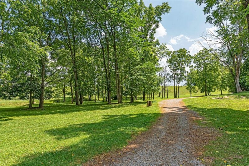 1056 Lakeside Drive — photo 4