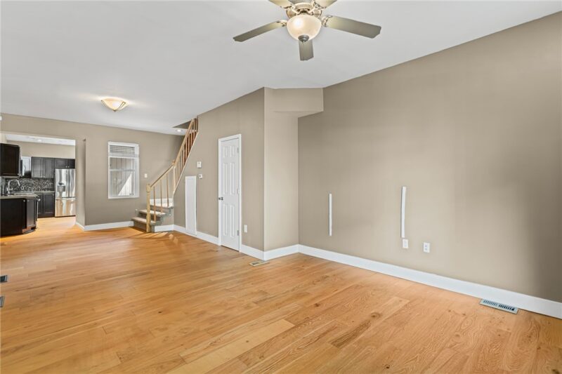 2815 Jane St — photo 4