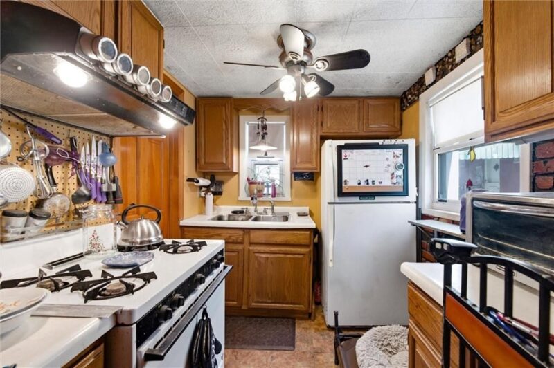 709 Hillgrove Ave — photo 3
