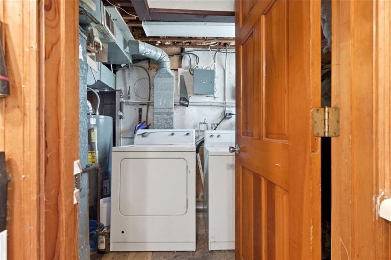 709 Hillgrove Ave — photo 4