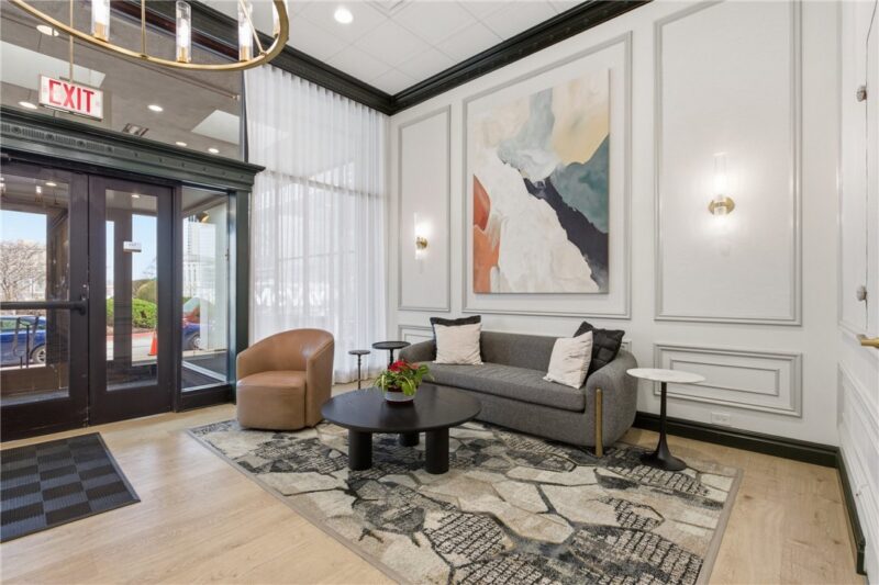 112 Washington Pl 16H — photo 4