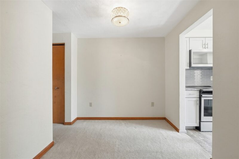 105 Laurel Ct — photo 7