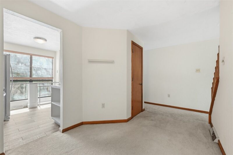 105 Laurel Ct — photo 8