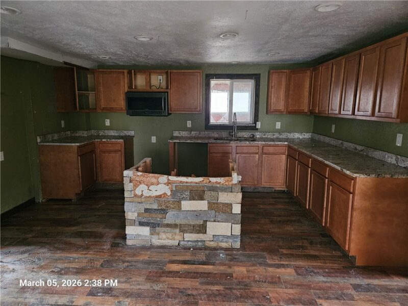 233 Main St — photo 4