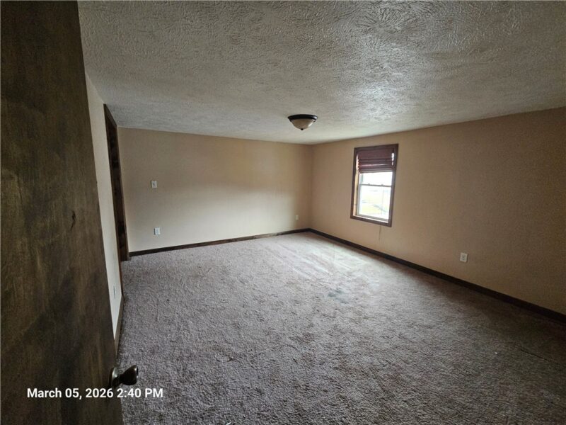 233 Main St — photo 8