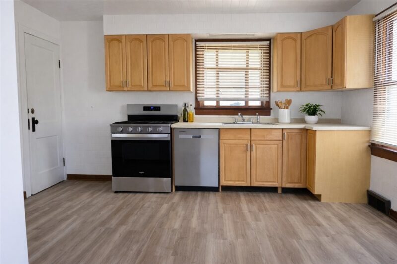 719 Christy Ave — photo 3