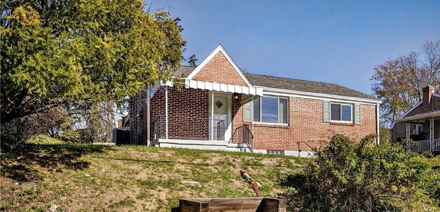 813 Alberta Dr — photo 1