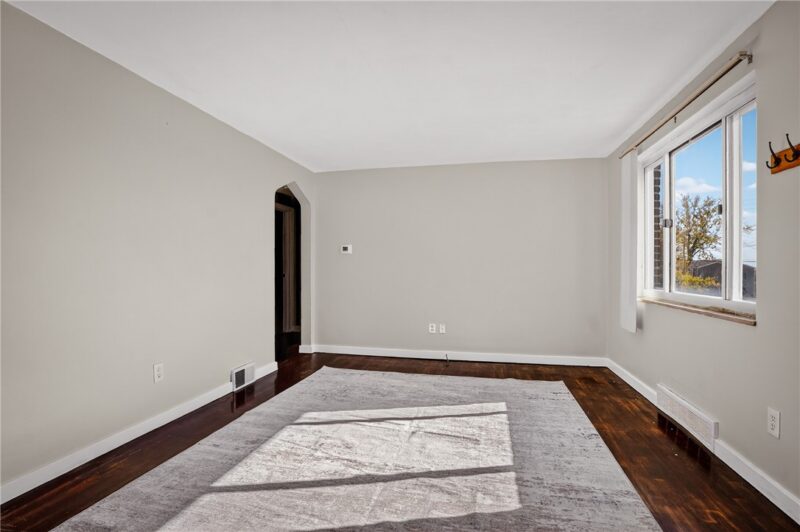 813 Alberta Dr — photo 4