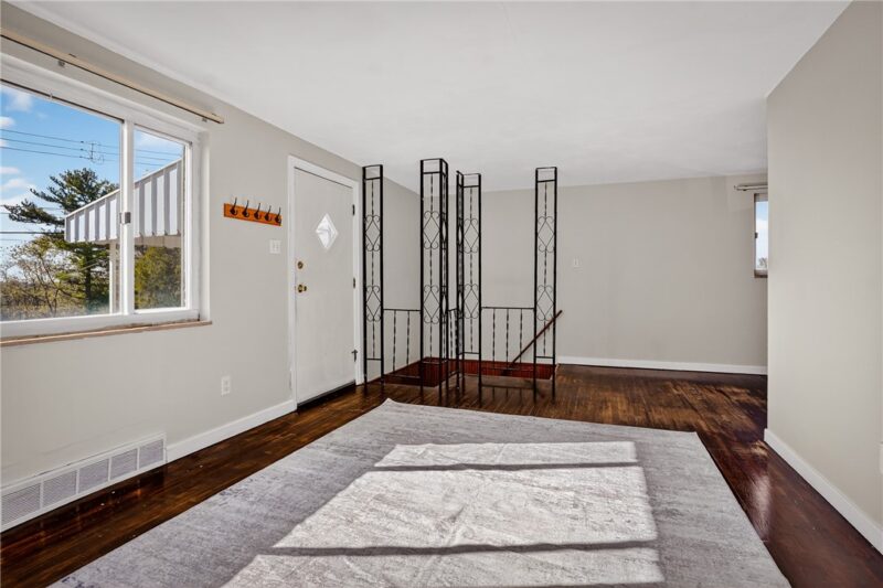 813 Alberta Dr — photo 7