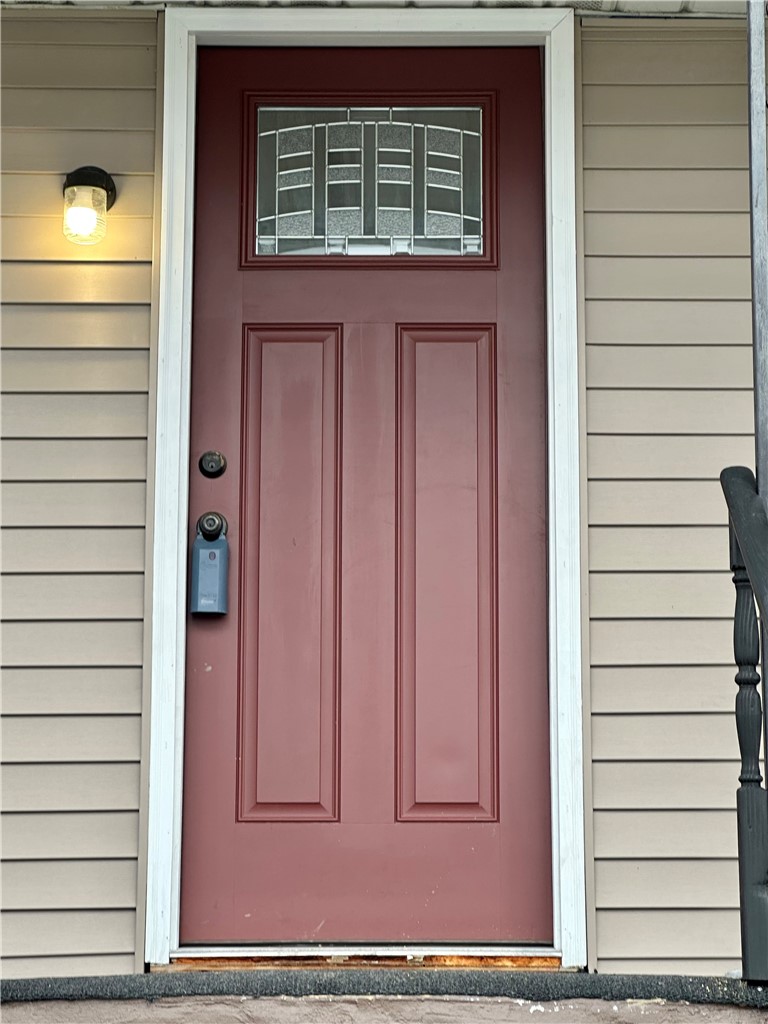409 S Summit St — photo 2