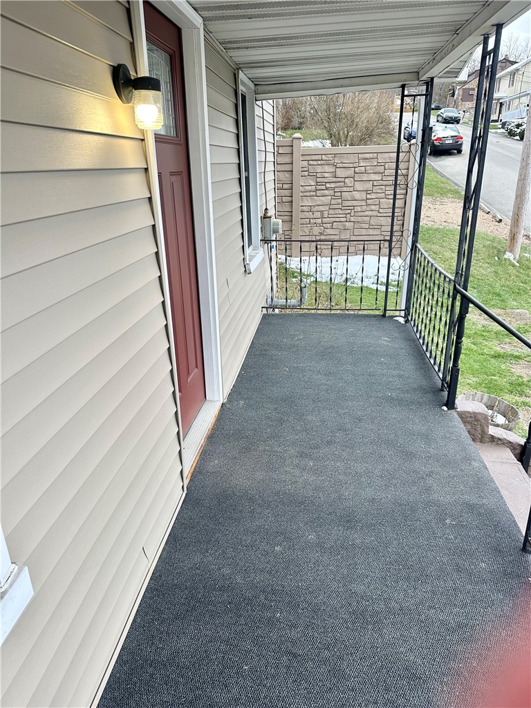 409 S Summit St — photo 4