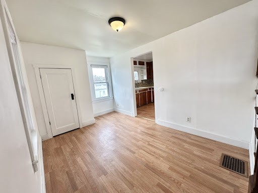 409 S Summit St — photo 6