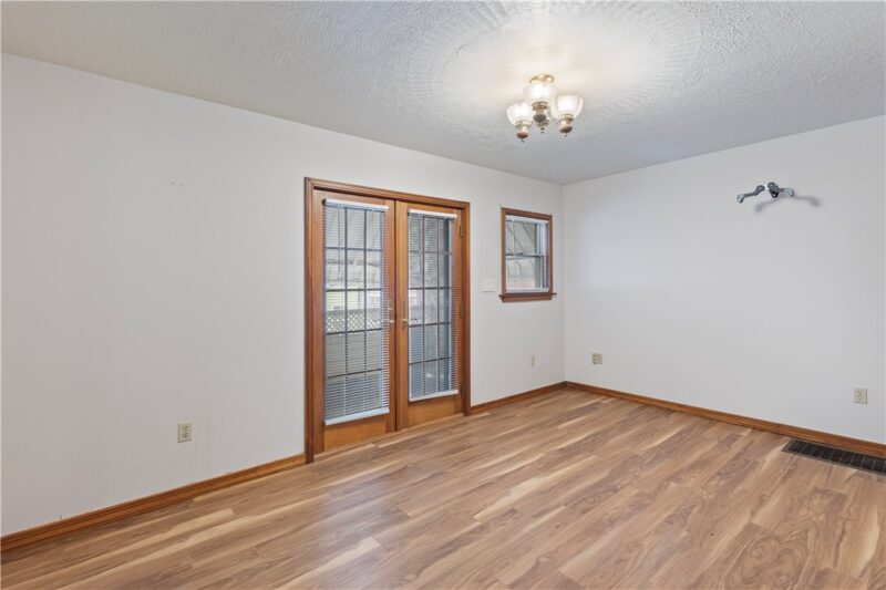 703 Washington Ave — photo 6