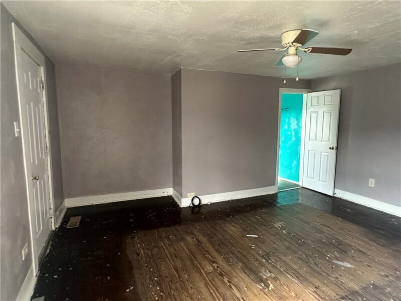 111 Center St — photo 5