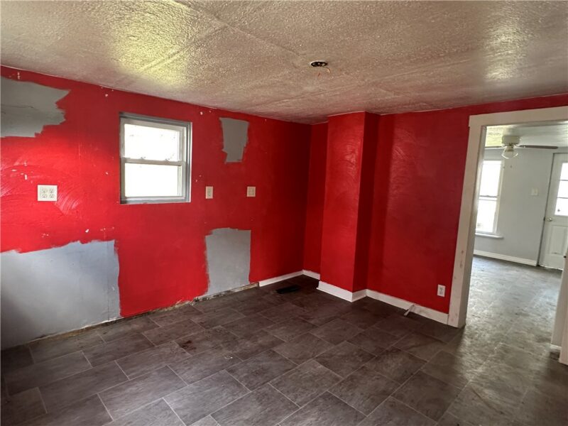 111 Center St — photo 7