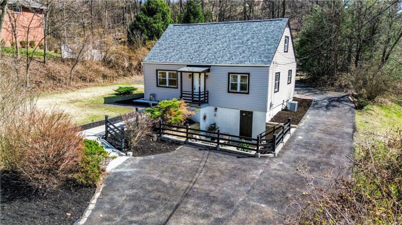 308 Edgewood Drive — photo 2