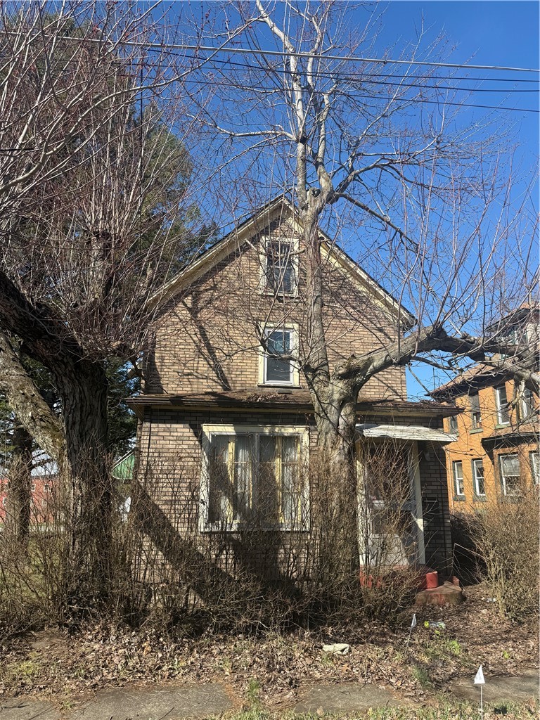 1046 Wallis Ave — photo 1