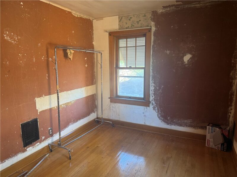 1046 Wallis Ave — photo 6