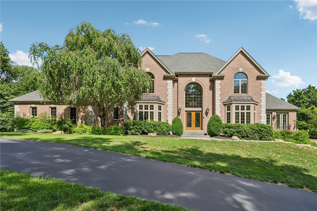 401 Blackstone Ln — photo 1