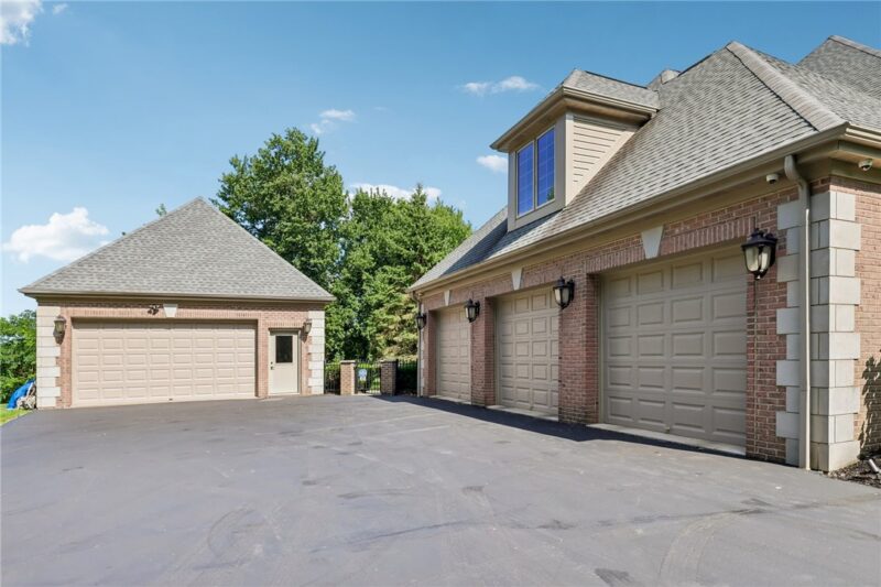 401 Blackstone Ln — photo 5