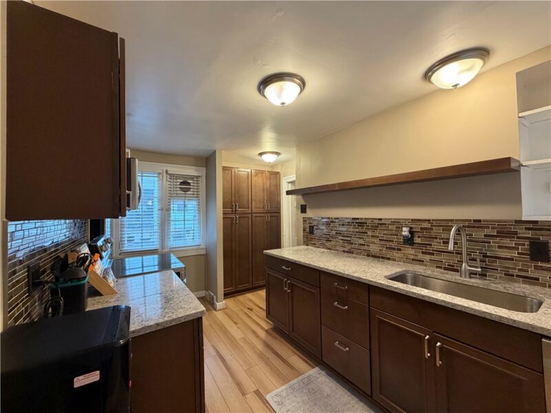1 Schoolhouse Ln — photo 2
