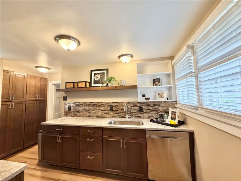 1 Schoolhouse Ln — photo 3