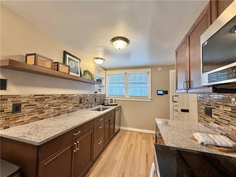 1 Schoolhouse Ln — photo 4